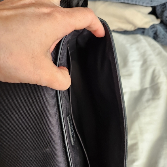 LOUIS VUITTON DISTRICT PM. - Picture 4 of 13